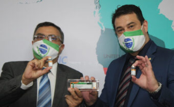 Caputo e Amaro visitam Butantan para acompanhar vacina