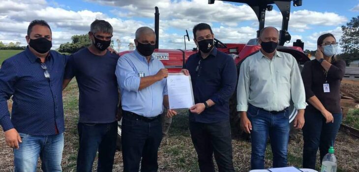 Associação de Riozinho ganhará serviços com novo trator graças à Emenda do Deputado Amaro