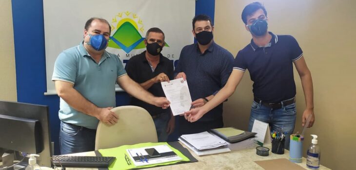 Deputado Amaro vai a Borrazópolis e entrega emenda ao município