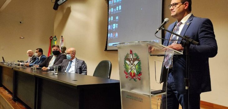 Amaro vai a SC em solenidade à serviços prestados as instituições religiosas