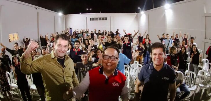 Amaro se encontra com jovens em evento da FJU