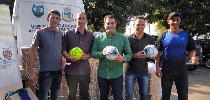 Mais municípios são contemplados com kits esportivos.