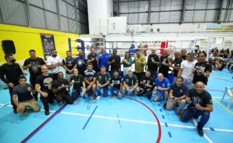 Amaro participa de campeonato de Muay Thai em Pinhais
