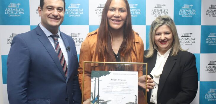 Deputado Amaro homenageia Cris Cyborg no plenário da Assembleia Legislativa