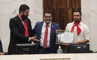 Centro de Tradições Gaúchas Vinte de Setembro é homenageado pela Assembleia Legislativa