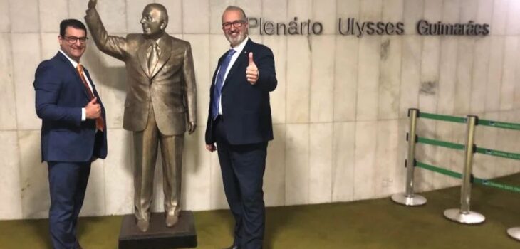 Deputado Amaro participa da Sessão Solene em comemoração aos 45 anos da Universal em Brasília