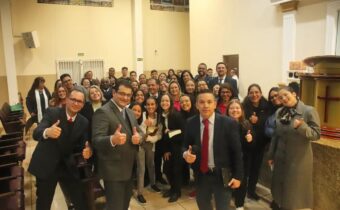 Amaro participa da noite da alma em Fazenda Rio Grande