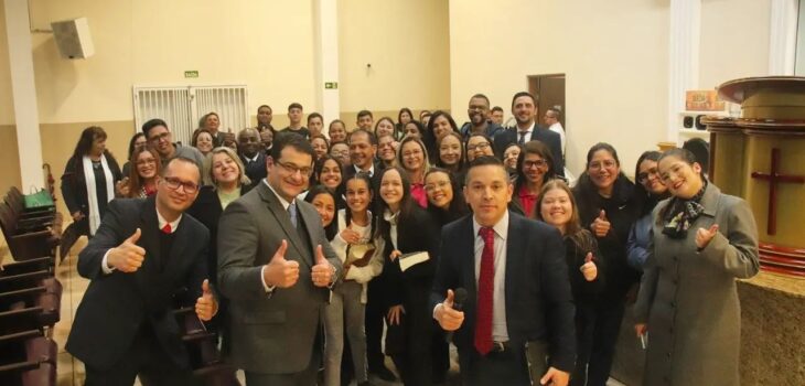 Amaro participa da noite da alma em Fazenda Rio Grande