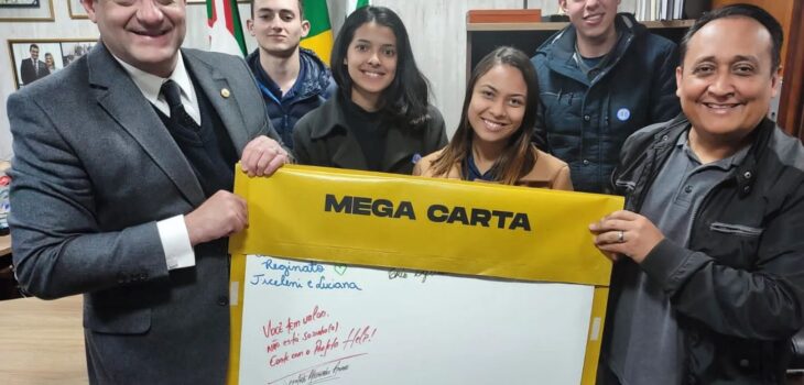 Amaro recebe o FJU em seu gabinete para uma conversa com jovens