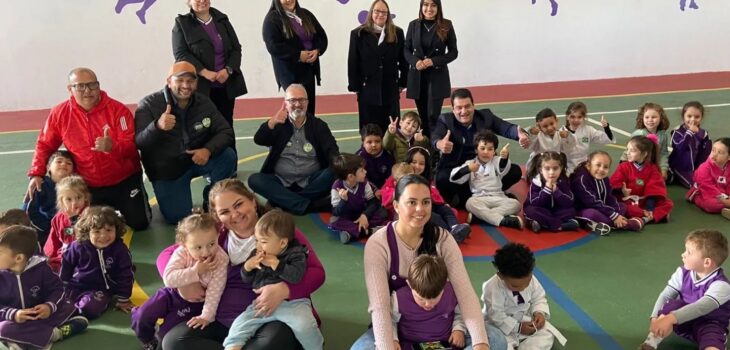 Amaro visita escola Mundi School na capital paranaense