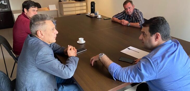 Deputado Amaro recebe visita para tratar sobre assuntos relacionados sobre o esporte
