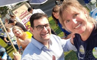 Amaro vai as ruas com apoiadores na capital