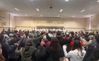 Deputado Amaro participa de culto especial em Pinhais