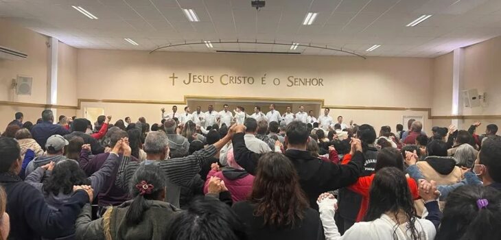 Deputado Amaro participa de culto especial em Pinhais