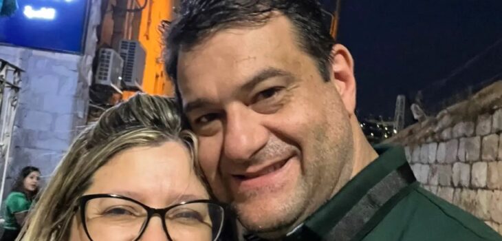 Amaro visita a Terra Santa pela primeira vez, e ora, por todos aqueles como têm feito ao longo do mandato