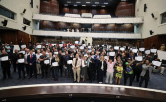 Sessão Solene comemora “Dezembro Faixa Preta” na Assembleia Legislativa do Paraná