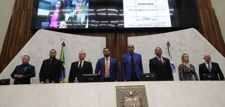 Deputado Amaro homenageia o dia do síndico em Sessão Solene na Alep
