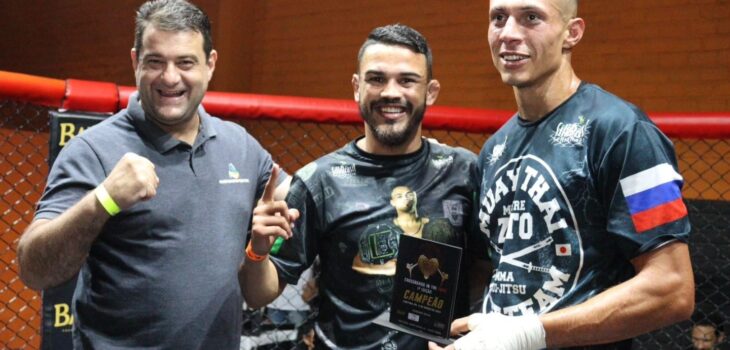 Deputado Amaro participa de evento esportivo e entrega troféu ao vencedor