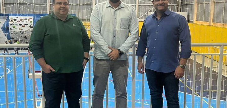Deputado Amaro visita complexo esportivo na capital