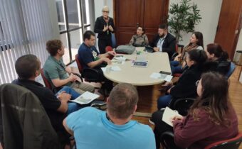 Deputado Amaro se encontra com defensores da causa animal