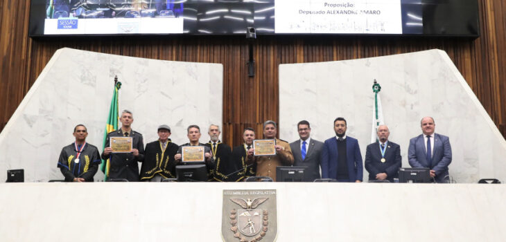Assembleia Legislativa homenageia os 5 anos de fundação da Academia de Letras dos Militares Estaduais do Paraná