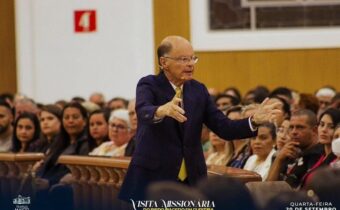 Bispo Macedo realiza reunião especial em Curitiba
