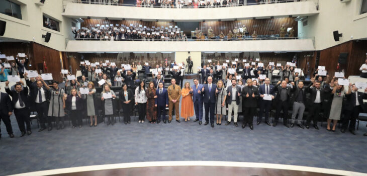 Dia do Obreiro Universal é celebrado na Assembleia Legislativa do Paraná