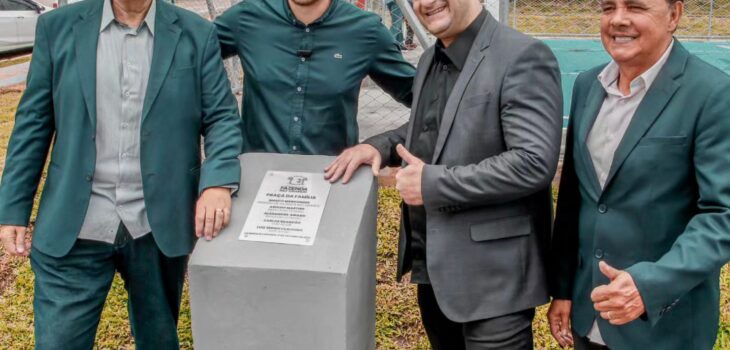 Deputado Amaro participa de inauguração de praça em Fazenda RG ao lado do vereador Brandão