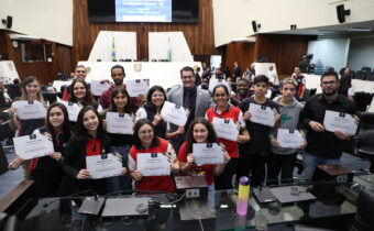 Músicas, danças e louvores marcaram homenagem à Força Jovem Universal na Alep