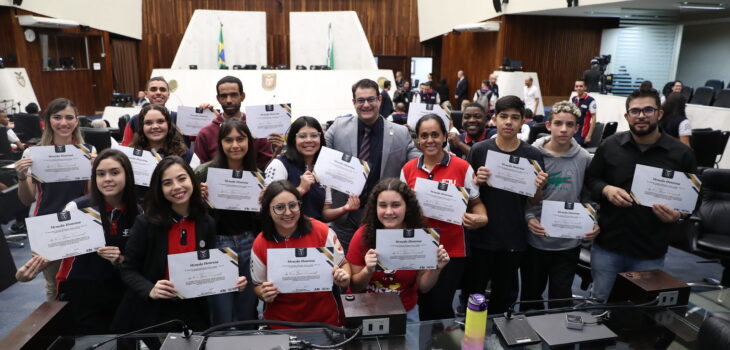 Músicas, danças e louvores marcaram homenagem à Força Jovem Universal na Alep