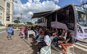 Amaro e Vanilda participam de ação de prevenção e combate a violencia contra mulher em Curitiba