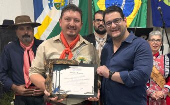 Amaro prestigia concurso de prendas e peões em Ctg de Pinhais