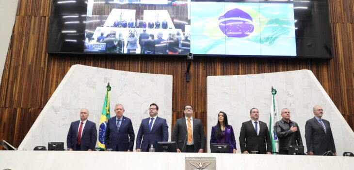 Deputado Amaro e Bancada Evangélica da Assembleia presta homenagem ao Dia do Pastor
