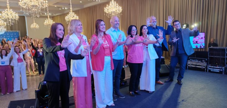 Deputado Amaro recebe senadora Damares Alves em evento em Curitiba