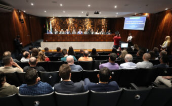 Deputado Amaro realiza audiência pública com auditores fiscais no plenarinho da Alep